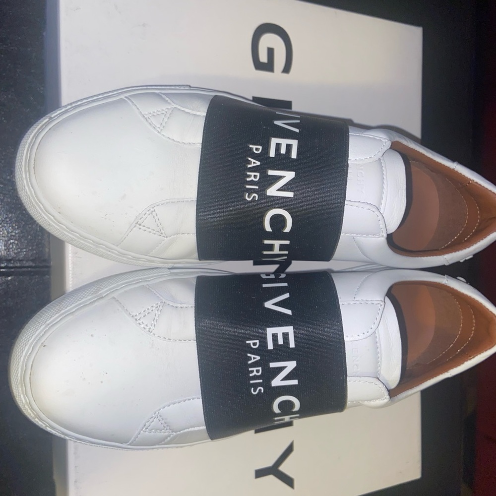 GIVENCHY Urban Street Leather Sneakers With Logo Strap.